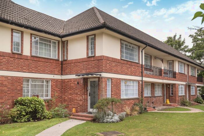 2 Bedroom Maisonette To Rent In Glenhill Close, Finchley, N3