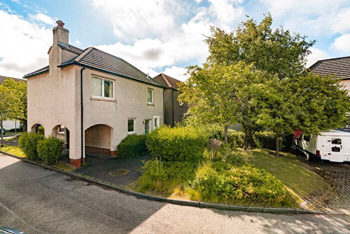 2 Bedroom Flat For Sale In South Gyle Mains, Edinburgh, EH12