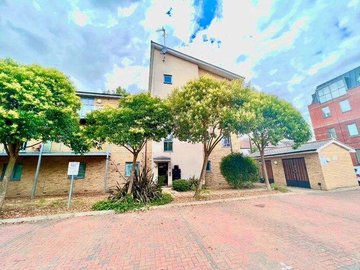 2 Bedroom Flat To Rent In Wicks Place, Chelmsford, CM1