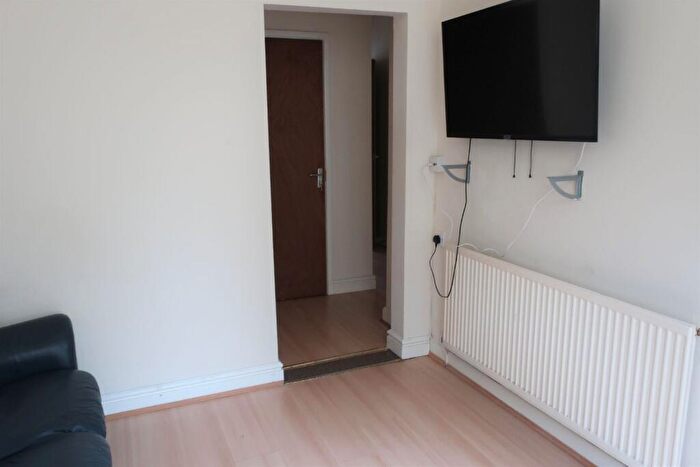 3 Bedroom House To Rent In Blossom Avenue, Selly Oak, Birmingham, West Midlands, B29