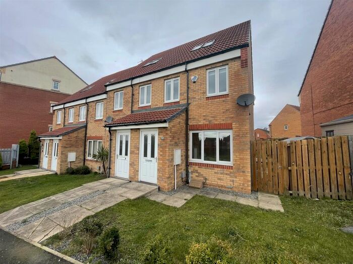 3 Bedroom End Of Terrace House To Rent In Mickley Close, Willington Quay, Wallsend, NE28