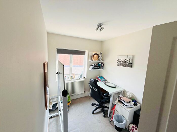 3 Bedroom Terraced House To Rent In Rosewood House, Manor Hall Drive, London, NW4