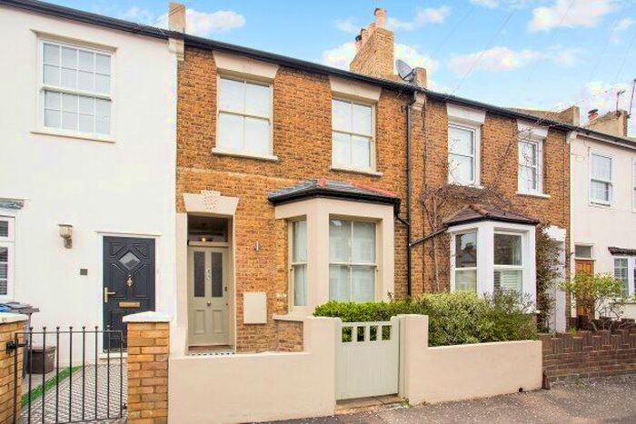 3 Bedroom Property To Rent In Derby Road, London, SW19