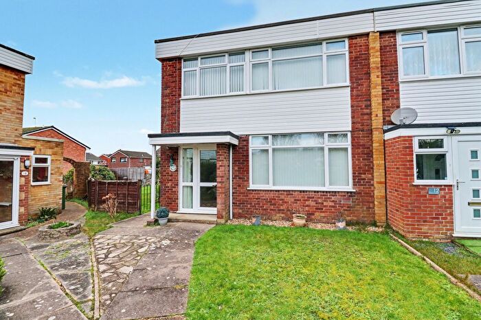 3 Bedroom End Of Terrace House For Sale In Grangewood Gardens, Fair Oak, SO50