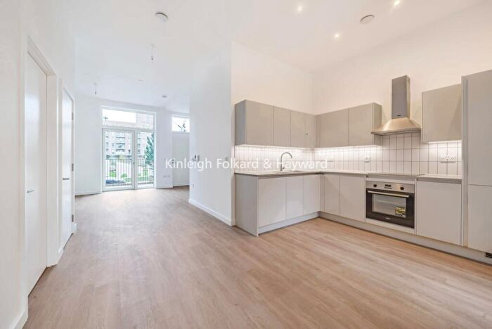 2 Bedroom Flat To Rent In Tide Street, Barking, IG11