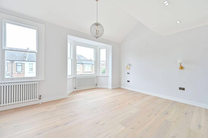 4 Bedroom Terraced House For Sale In Vespan Road, Shepherd's Bush, London, W12