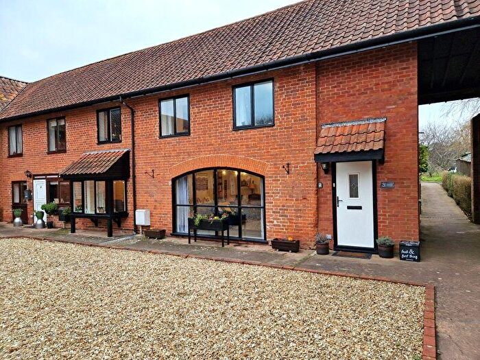 4 Bedroom Semi-Detached House For Sale In Withycombe Barton Mews, St. Johns Road, Exmouth, EX8