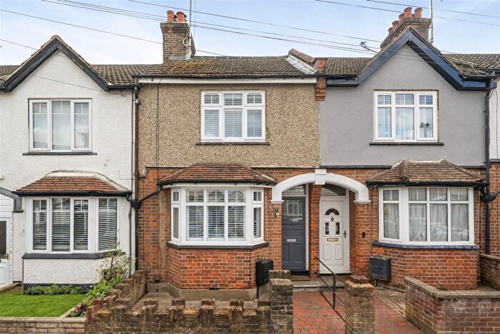 2 Bedroom Terraced House For Sale In Cassiobridge Road, Watford, WD18