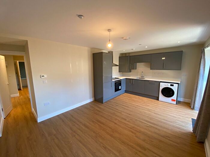 2 Bedroom Flat To Rent In West Grove, Cardiff, CF24