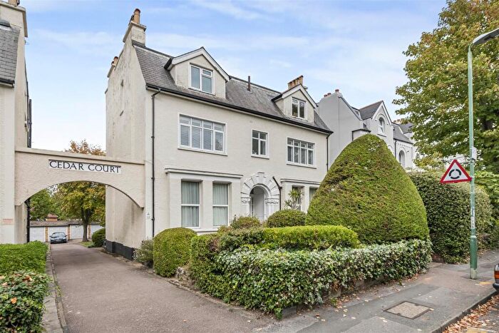 2 Bedroom Apartment For Sale In Cedar Road, Sutton, SM2