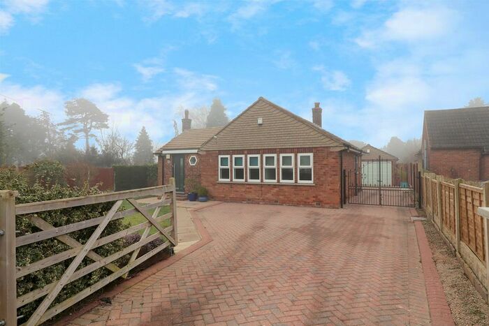 3 Bedroom Detached Bungalow For Sale In Brigg Road, Messingham, DN17