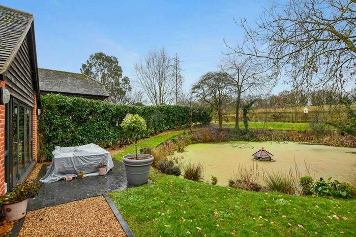 3 Bedroom Barn Conversion For Sale In Dunwich Farm, Stevenage, SG1