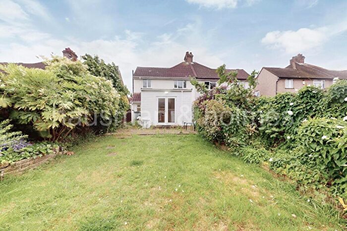 3 Bedroom House For Sale In Bransgrove Road, HA8