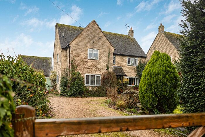 4 Bedroom Detached House For Sale In Lechlade Road, Southrop, Gloucestershire, GL7