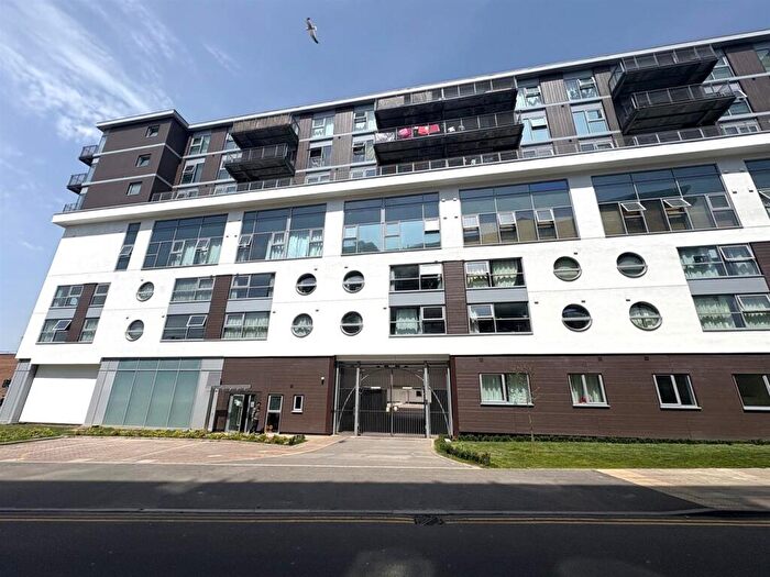 2 Bedroom Apartment To Rent In Beckhampton Street, Swindon, SN1