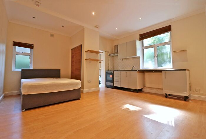 Studio To Rent In Corfton Road, Ealing, London, W5