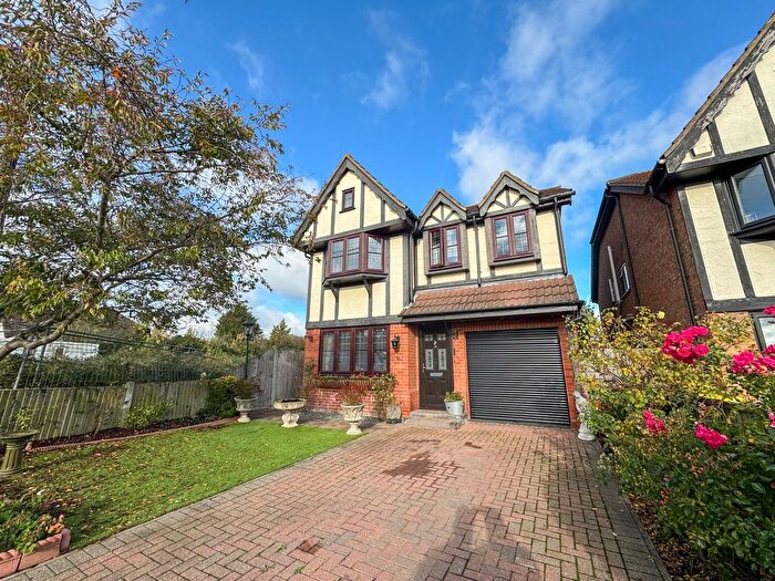 4 Bedroom Detached House For Sale In Albert Road, Ashingdon, SS4