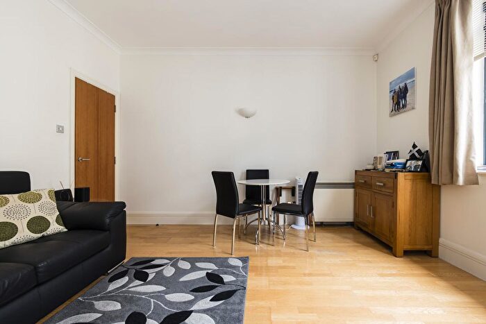 1 Bedroom Flat For Sale In Forum Magnum Square, County Hall Apartments, SE1