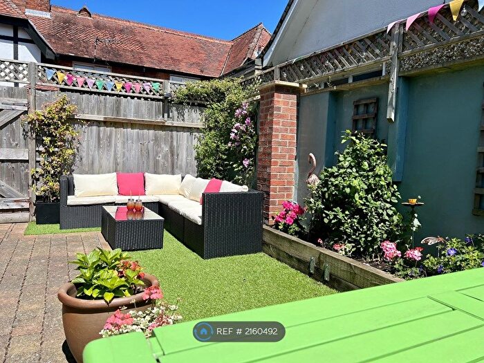 2 Bedroom Detached House To Rent In Highcliffe Mews, Highcliffe, BH23