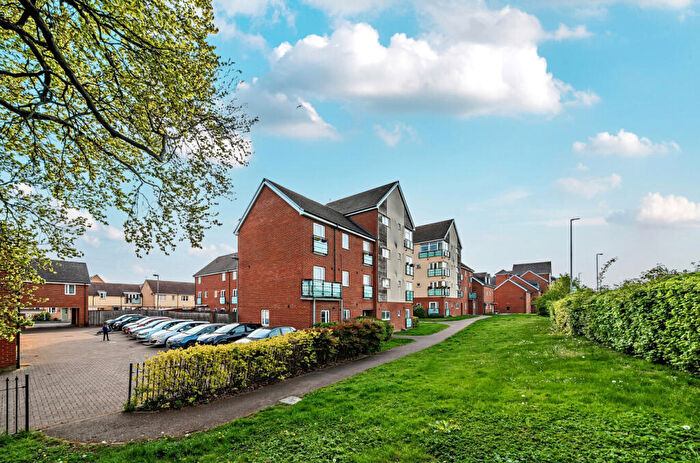 2 Bedroom Apartment For Sale In Leyland Road, Dunstable, Bedfordshire, LU6