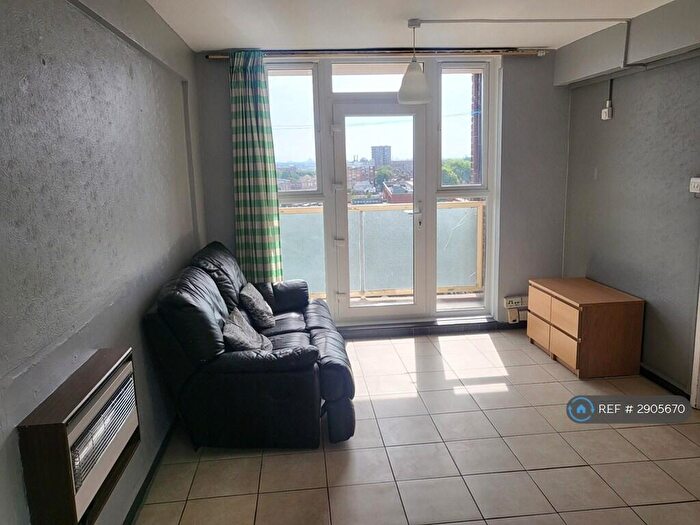 2 Bedroom Flat To Rent In Amhurst Park, London, N16