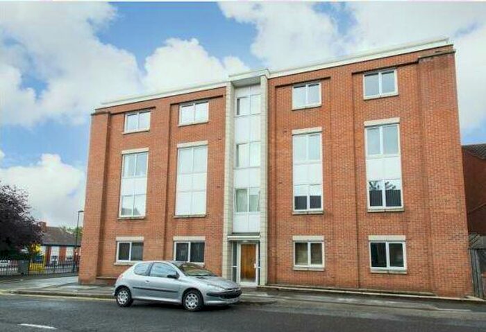 2 Bedroom Apartment To Rent In Royal Court, NG5