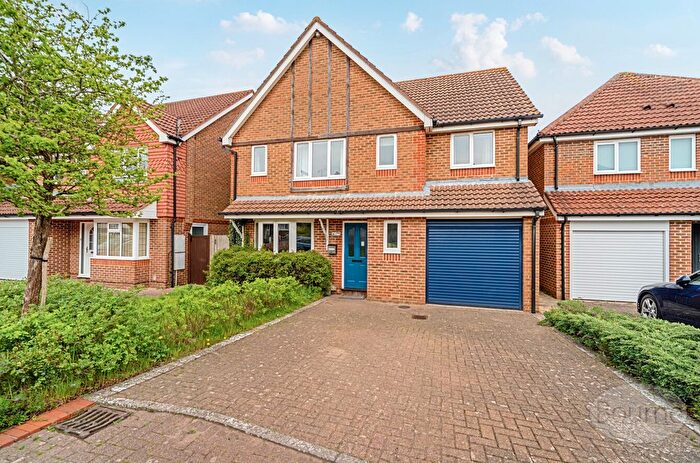 4 Bedroom Detached House For Sale In Bateman Grove, Ash, Aldershot, Surrey, GU12