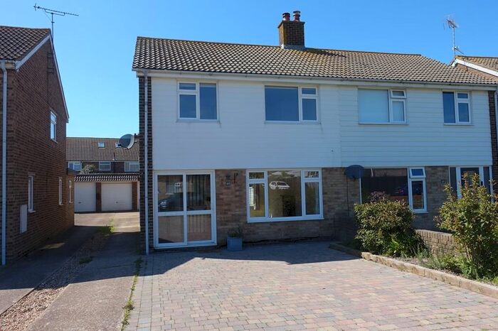 3 Bedroom Property To Rent In Aylesbury Avenue, Eastbourne, BN23