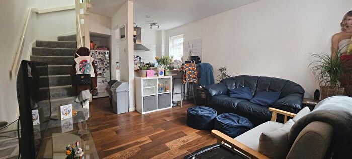 1 Bedroom End Of Terrace House To Rent In Rotherwood Close, London, SW20
