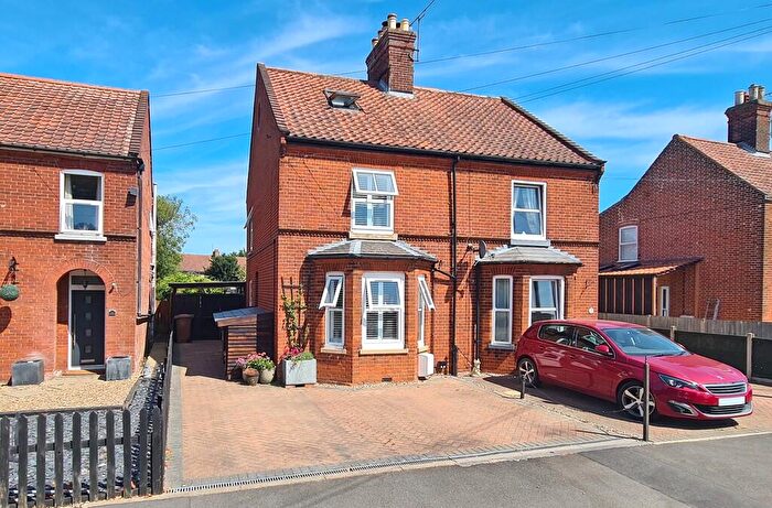 3 Bedroom Semi-Detached House For Sale In Happisburgh Road, North Walsham, NR28