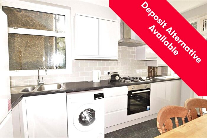 2 Bedroom Apartment To Rent In Ash Tree Dell, Kingsbury, London, NW9