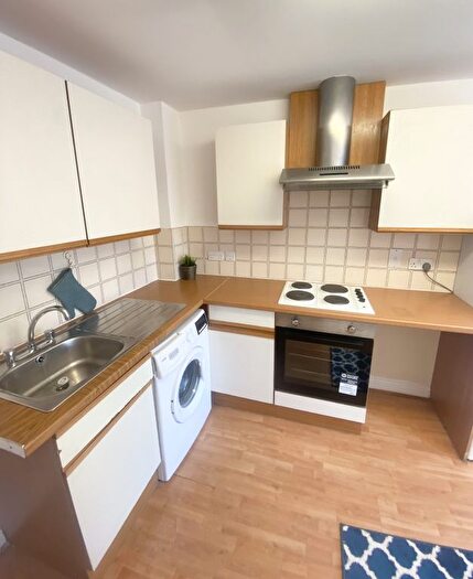 2 Bedroom Flat To Rent In Flat, Clarendon Road, Leeds, LS2
