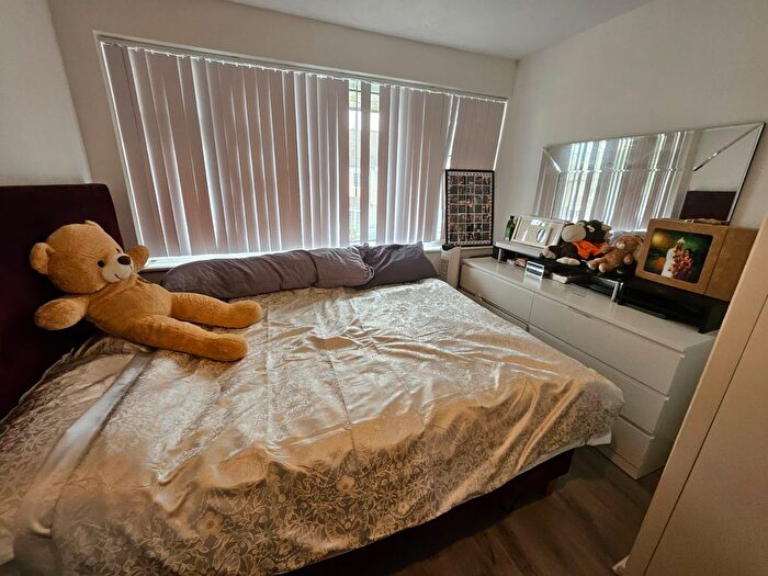 2 Bedroom Terraced House To Rent In Broomfield Road, Romford, RM6