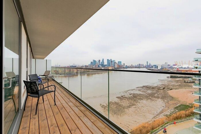 2 Bedroom Flat For Sale In Wyndham Apartments, River Gardens Walk Greenwich, SE10