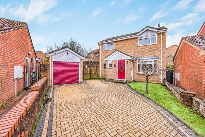 3 Bedroom Detached House For Sale In Adur Close, West End, SO18