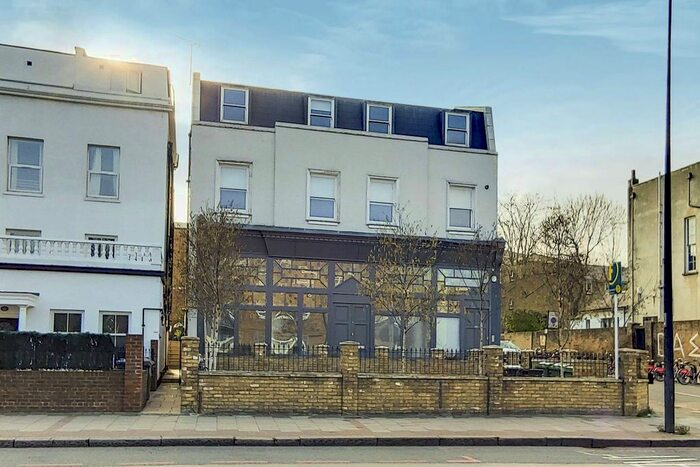 2 Bedroom Maisonette To Rent In Brixton Road, Brixton, London, SW9