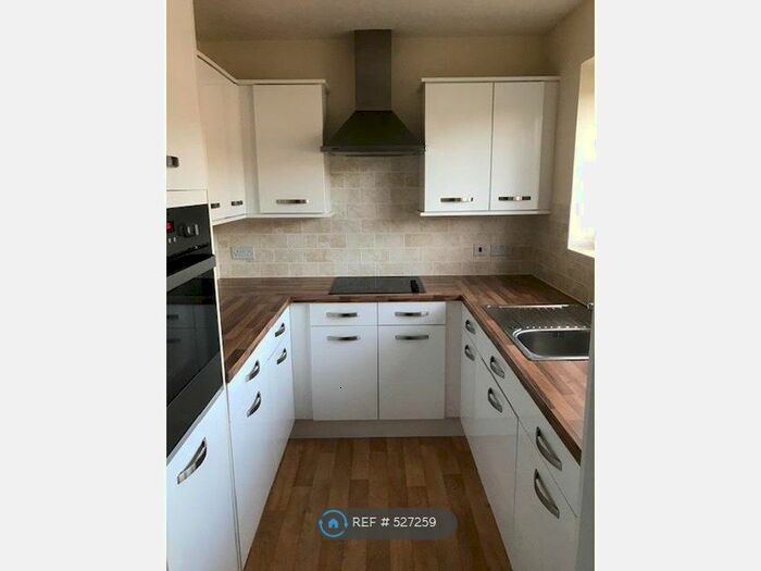 1 Bedroom Flat To Rent In Caterham Lodge, Caterham, CR3