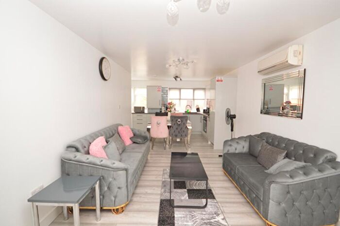 2 Bedroom End Of Terrace House To Rent In Parker Street, London, E16