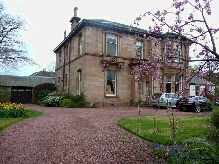 3 Bedroom Flat To Rent In St Andrews Drive, Pollokshields, Glasgow, G41