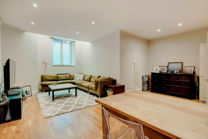 2 Bedroom Flat To Rent In Marsham Street, Westminster, London, SW1P