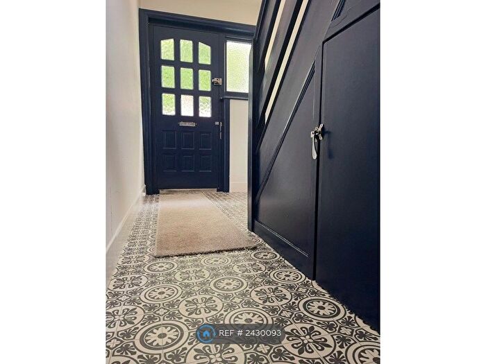 3 Bedroom Semi-Detached House To Rent In Portslade, Portslade, BN41