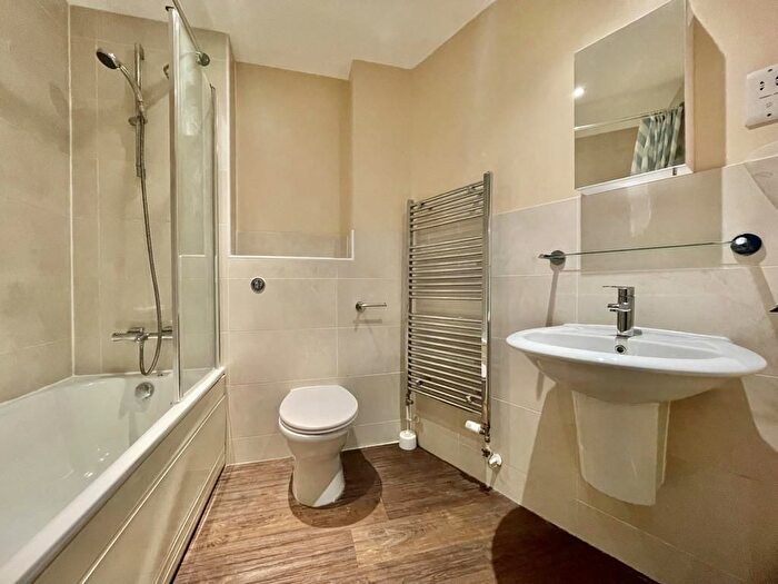 1 Bedroom Flat To Rent In Carmichael Avenue, Greenhithe, DA9