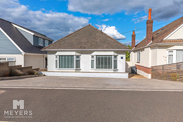 3 Bedroom Detached Bungalow For Sale In Dolphin Avenue, Bournemouth, BH10