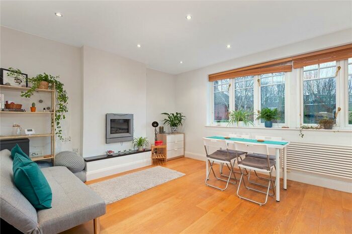 2 Bedroom Apartment To Rent In Sheen Gate Gardens, London, SW14