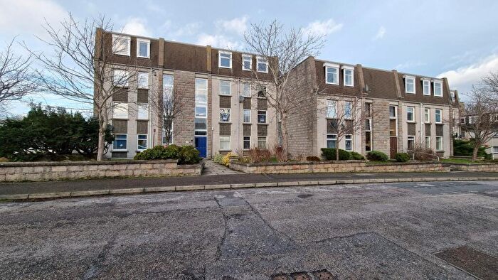 2 Bedroom Flat To Rent In Gairn Road, Holburn, Aberdeen, AB10