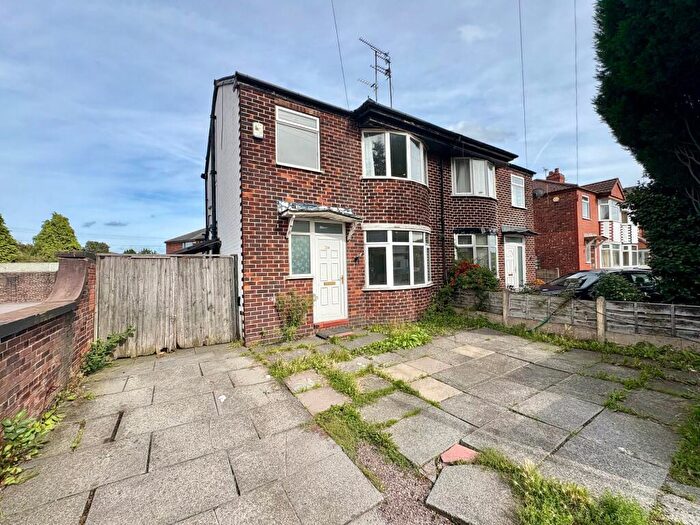 3 Bedroom Semi-Detached House For Sale In Barton Road, Stretford, M32