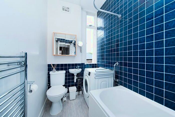 1 Bedroom Flat To Rent In Hanley Road, Finsbury Park, London, United Kingdom, N4