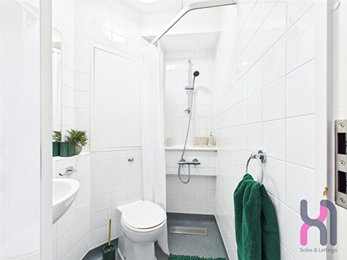 1 Bedroom Flat To Rent In Chapel Street, Salford, M3