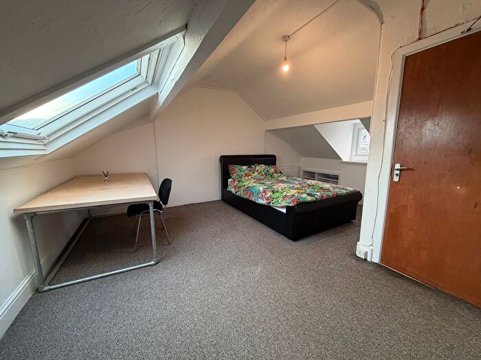 1 Bedroom Flat To Rent In Oystermouth Road, West Glamorgan, SA1