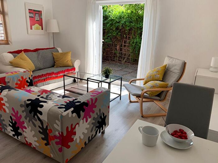 6 Bedroom House To Rent In Sherwin Road, Lenton, East Midlands, NG7